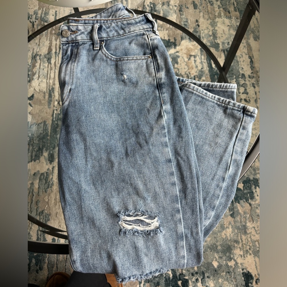 Pacsun Mom jeans with distressed knee